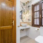 Stylish Design W Ocean & Pool View, King Size Bed, Wifi,2 Smart Tv, Street Parking, 2 Pools Access アパート