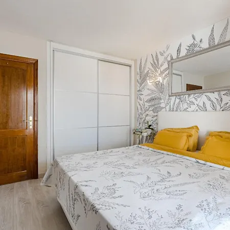 Stylish Design W Ocean & Pool View, King Size Bed, Wifi,2 Smart Tv, Street Parking, 2 Pools Access Апартаменты Адехе