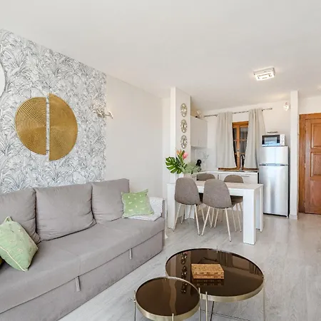 Stylish Design W Ocean & Pool View, King Size Bed, Wifi,2 Smart Tv, Street Parking, 2 Pools Access * Адехе