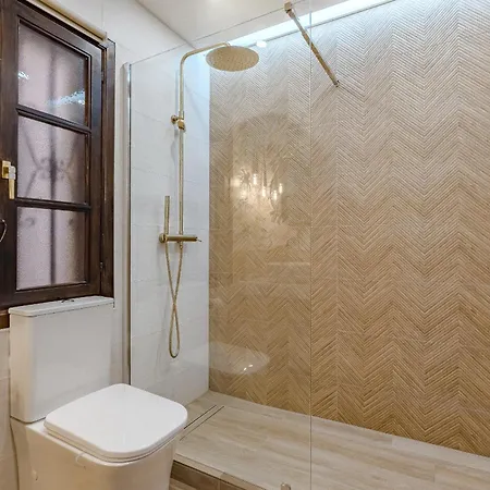 Stylish Design W Ocean & Pool View, King Size Bed, Wifi,2 Smart Tv, Street Parking, 2 Pools Access Апартаменты