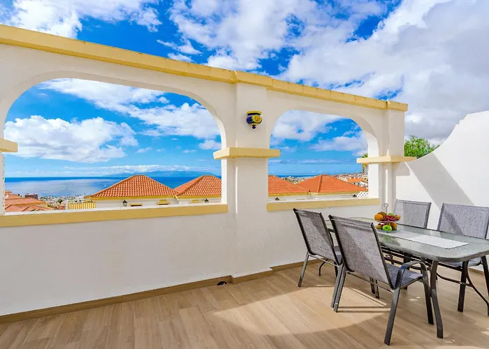 Stylish Design W Ocean & Pool View, King Size Bed, Wifi,2 Smart Tv, Street Parking, 2 Pools Access 公寓