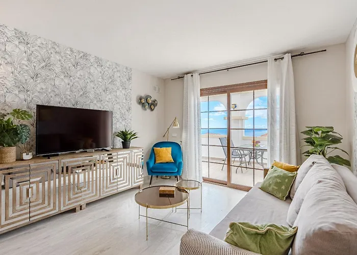 Stylish Design W Ocean & Pool View, King Size Bed, Wifi,2 Smart Tv, Street Parking, 2 Pools Access 公寓 *