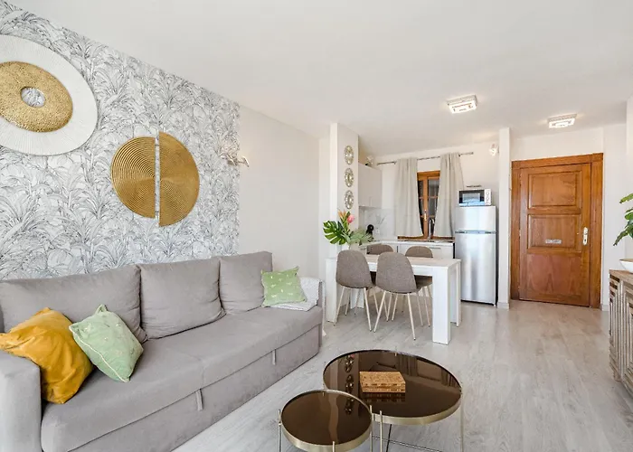 Stylish Design W Ocean & Pool View, King Size Bed, Wifi,2 Smart Tv, Street Parking, 2 Pools Access * Costa Adeje (Tenerife)